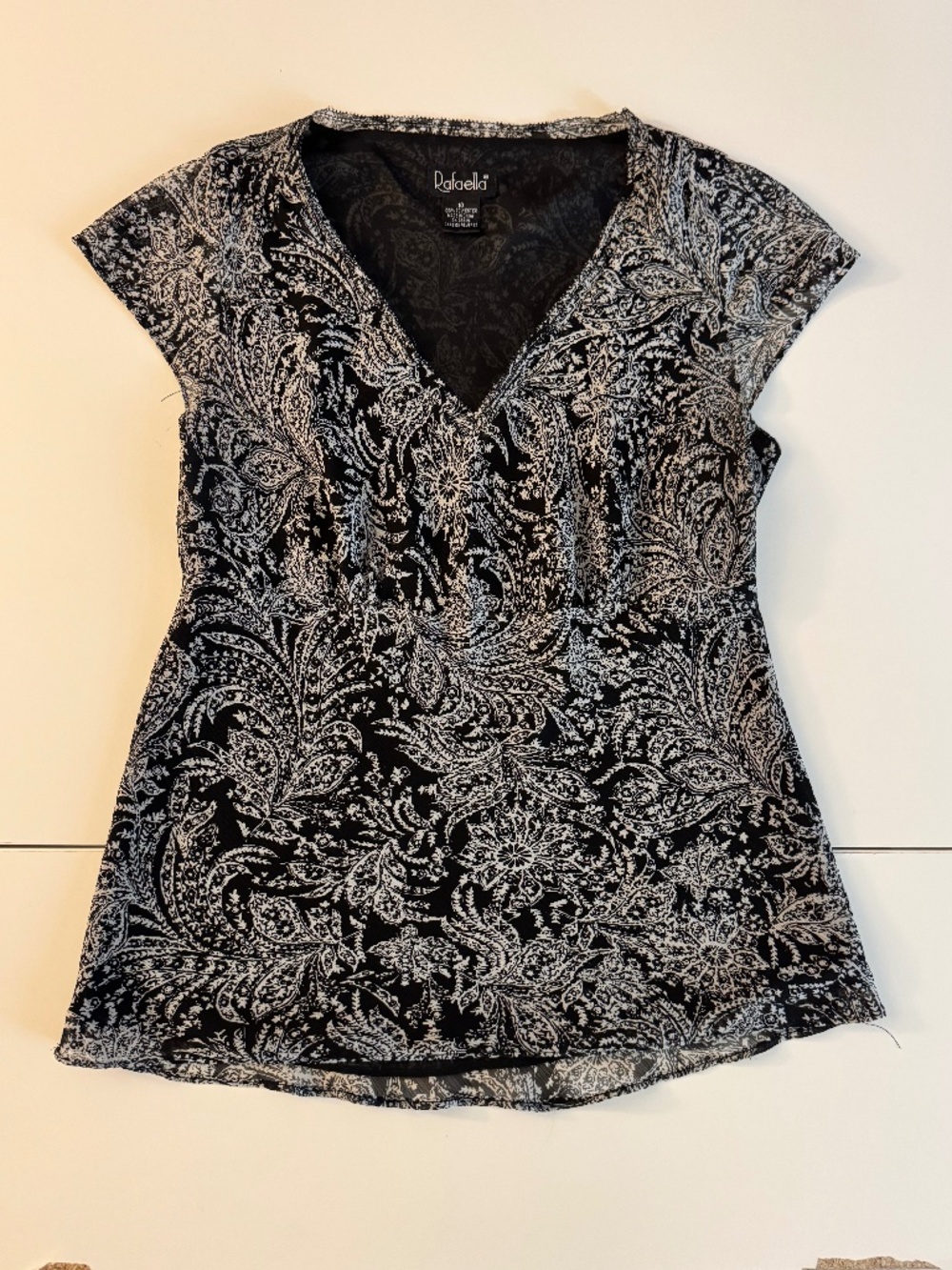 🖤 Vintage Y2K Rafaella Black & White Paisley Blouse | Chic V-Neck Top